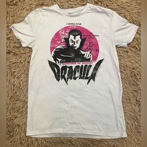 💛3 for $16 Sale/Dracula Universal Monsters Shirt Old Navy Small